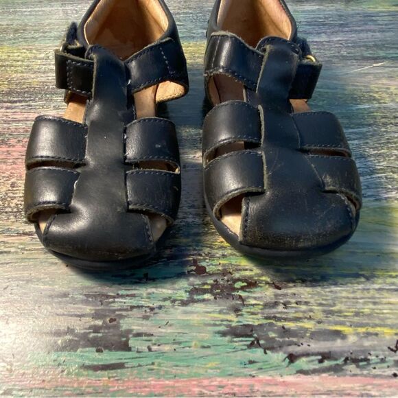 Stride Rite Black Sandals with Adjustable Straps - Picture 2 of 6